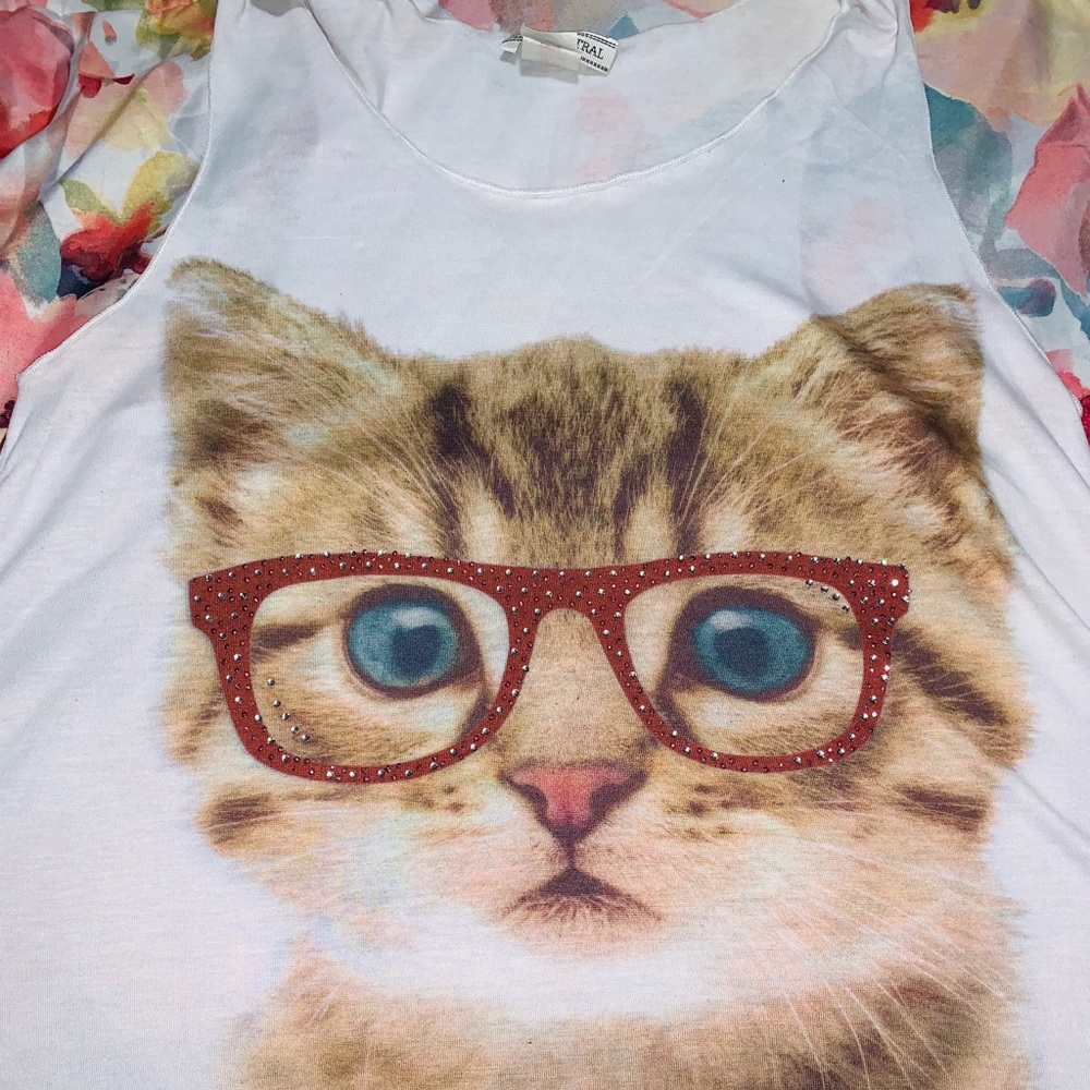 Cute cat t-shirt!! Never worn!! - Picture 1 of 1